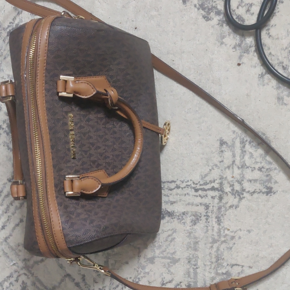 Michael kors duffel bag style bag